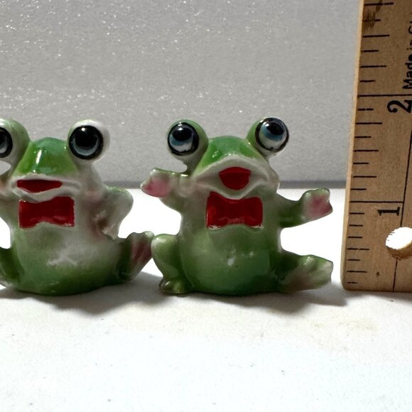 Vintage Lucky Frogs Salt Pepper Shakers Stoppers Green Kitschy 1950s Japan RARE - Picture 10 of 11